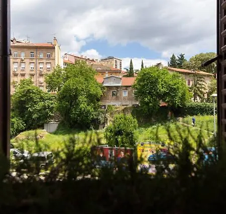 Kvarner-rooms With Private Bathrooms& Dorms Rijeka