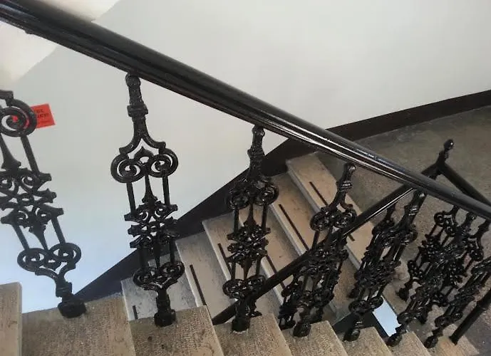 Kvarner-rooms With Private Bathrooms& Dorms Hostel *