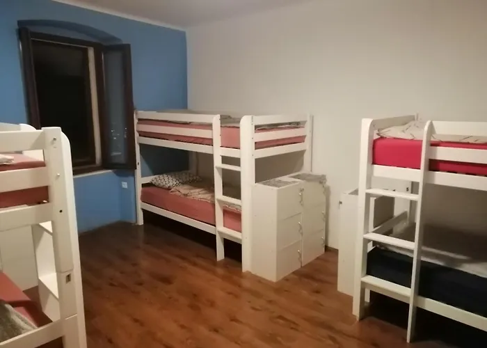 Hostel Kvarner-rooms With Private Bathrooms& Dorms *