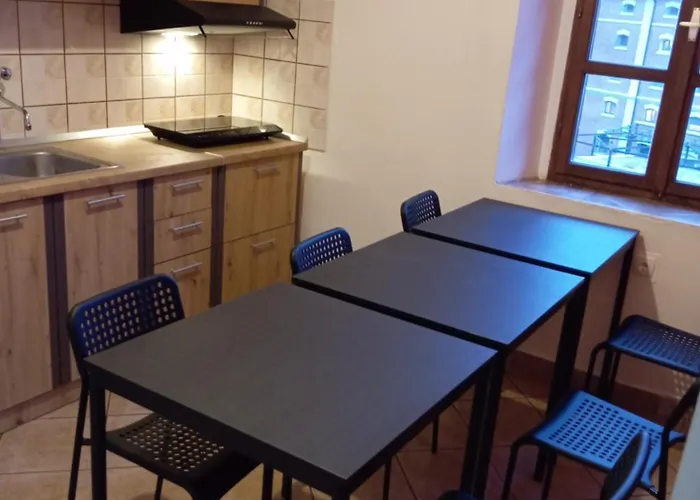 Kvarner-rooms With Private Bathrooms& Dorms Rijeka