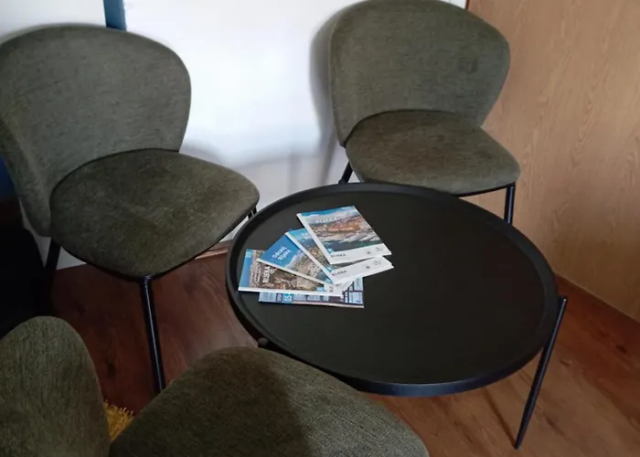 Hostel Kvarner-rooms With Private Bathrooms& Dorms *