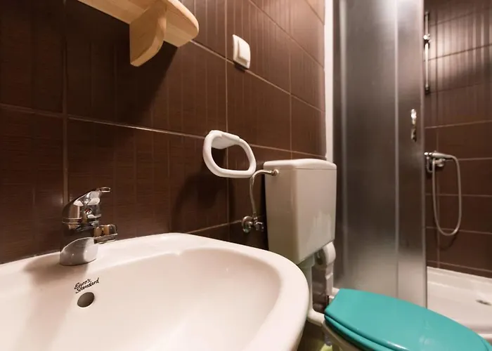 Kvarner-rooms With Private Bathrooms& Dorms