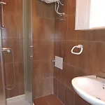Hostel Kvarner-rooms With Private Bathrooms& Dorms