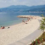Kvarner-rooms With Private Bathrooms& Dorms * Rijeka