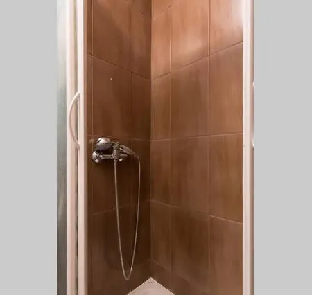Hostel Kvarner-rooms With Private Bathrooms& Dorms Fiume
