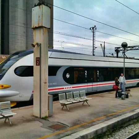 Kvarner-rooms With Private Bathrooms& Dorms Rijeka