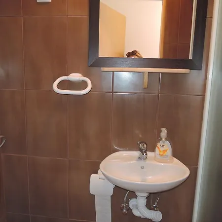 Hostel Kvarner-All Rooms With Private Bathrooms & Dorms Rijeka