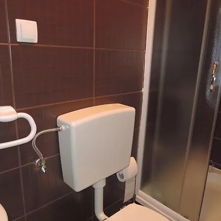 Hostel Kvarner-All Rooms With Private Bathrooms & Dorms * Rijeka