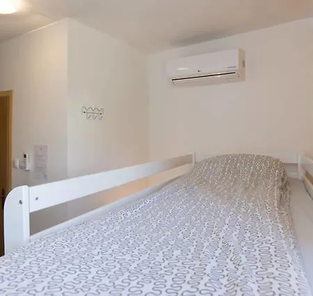 Hostel Hostel Kvarner-All Rooms With Private Bathrooms & Dorms *