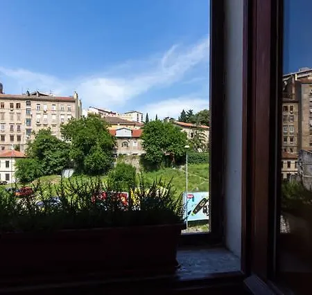 Hostal Kvarner-rooms With Private Bathrooms& Dorms *