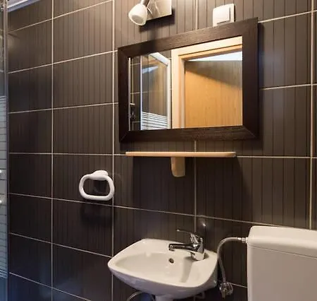 Hostel Kvarner-All Rooms With Private Bathrooms & Dorms Rijeka