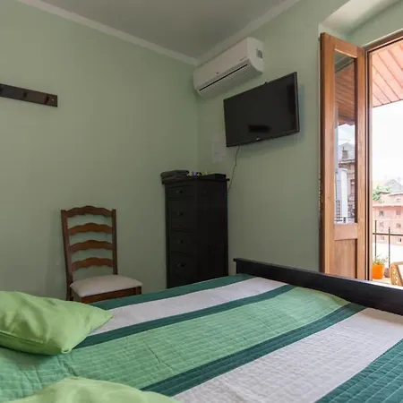 Hostel Kvarner-rooms With Private Bathrooms& Dorms