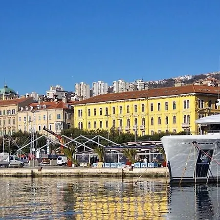 Hostel Kvarner-rooms With Private Bathrooms& Dorms Fiume
