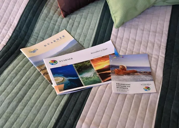 Kvarner-rooms With Private Bathrooms& Dorms ホステル