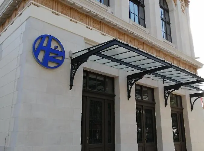 Kvarner-rooms With Private Bathrooms& Dorms リエカ