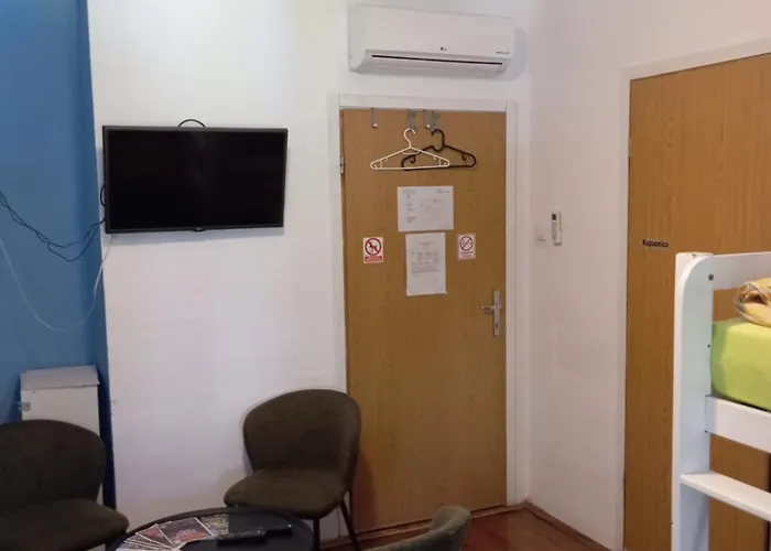 Kvarner-rooms With Private Bathrooms& Dorms *