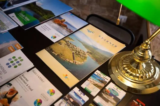 Kvarner-rooms With Private Bathrooms& Dorms * リエカ