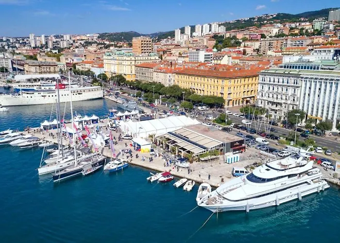 ホステル Kvarner-rooms With Private Bathrooms& Dorms リエカ